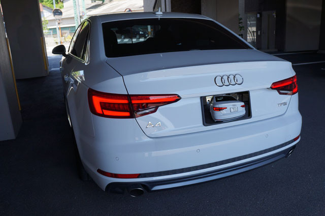 Audi　A4　3.JPG