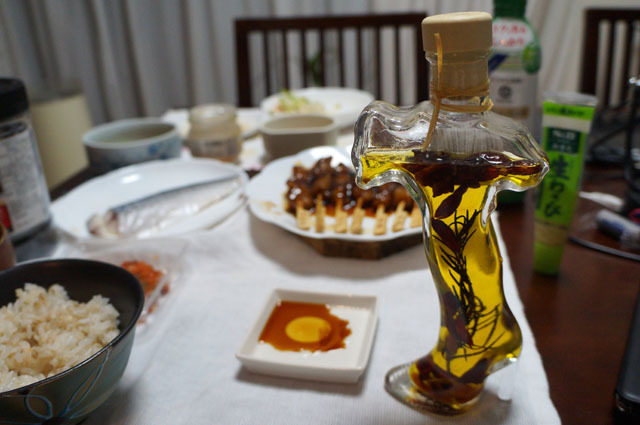 〆鯖＆イタリア・ピカンテオイル (3).JPG