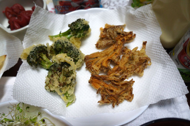 かき揚げ　豚の生姜焼き　アサリのお味噌汁 (3).JPG