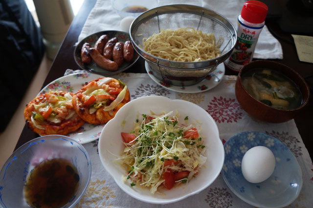つけ麺＆ピザパン＆ゆで卵 (1).JPG