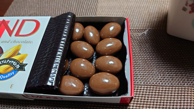 アーモンドチョコレート (2).JPG