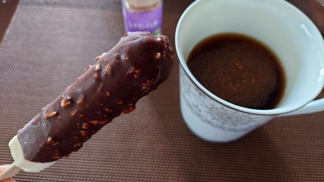 アーモンドチョコレートアイスバー.JPG