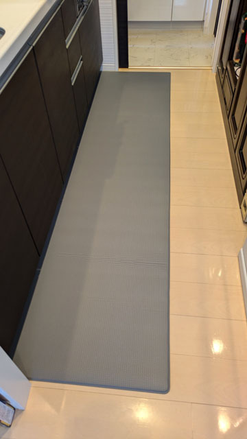 キッチンマット 60×240cm PVC 厚さ8mm 洗濯いらず 低反発クッション (4).jpg