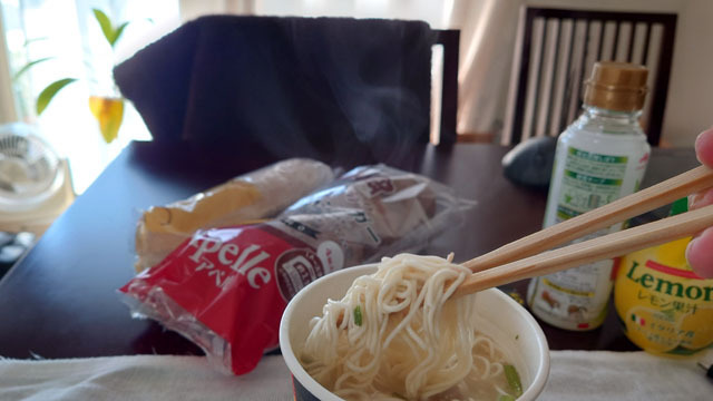 明星チャルメラ博多バリカタ豚骨 (3).JPG