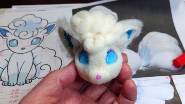 羊毛フェルトでアローラロコンを作る (1).JPG