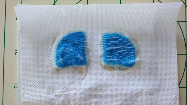 羊毛フェルトでアローラロコンを作る (2).JPG
