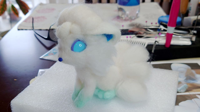 羊毛フェルトでアローラロコンを作る (3).JPG