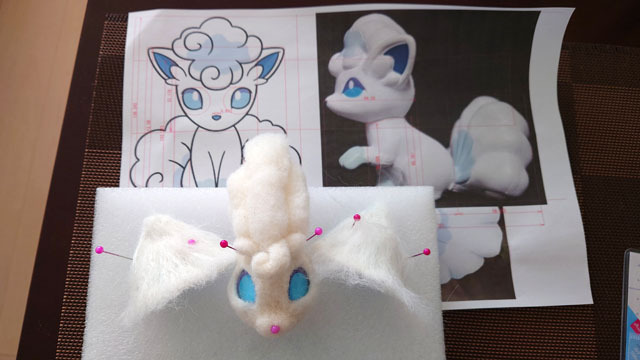 羊毛フェルトでアローラロコンを作る (8).JPG