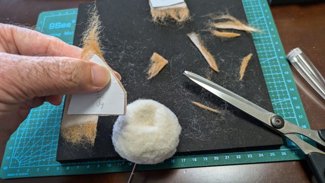 羊毛フェルトで猫の耳を作る (3).jpg