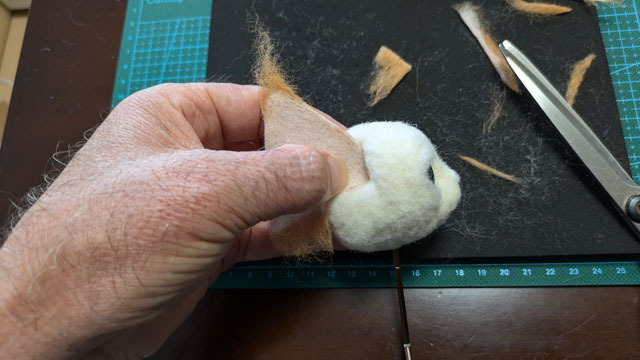 羊毛フェルトで猫の耳を作る (4).jpg