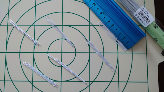 羊毛フェルトで羽根を作る (3).JPG