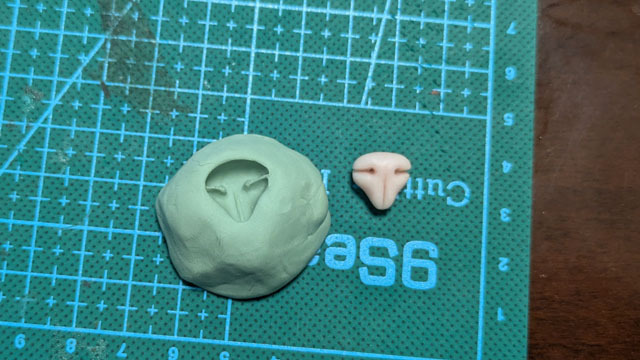 ソフトレジン液で猫の鼻を作る (16).jpg